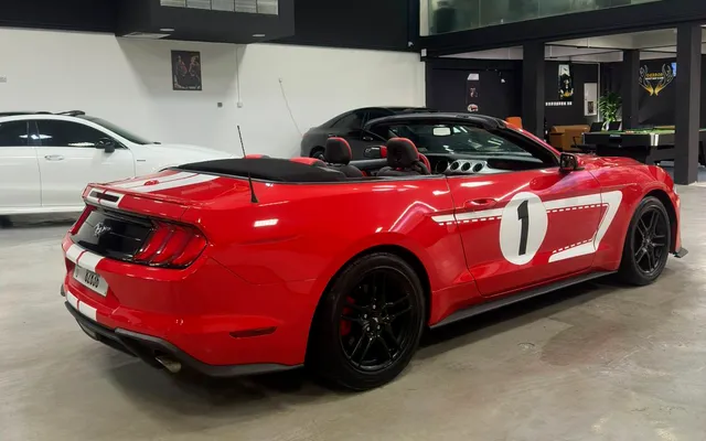 Mustang GT convertible - image 3