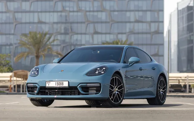 Porsche Panamera - image 3