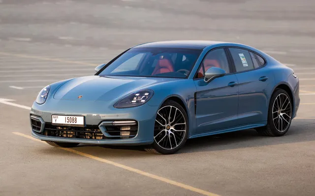 Porsche Panamera - image 2
