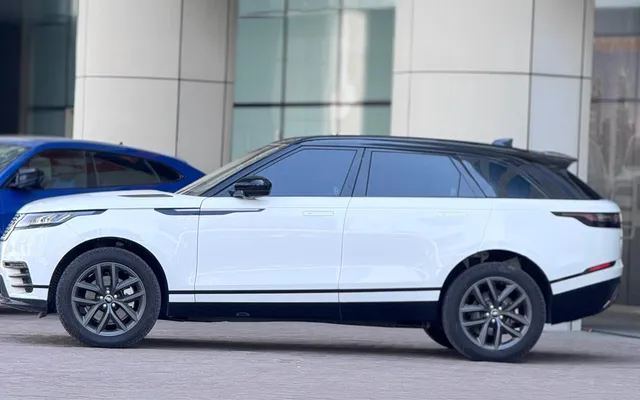 Range rover velar - image 2