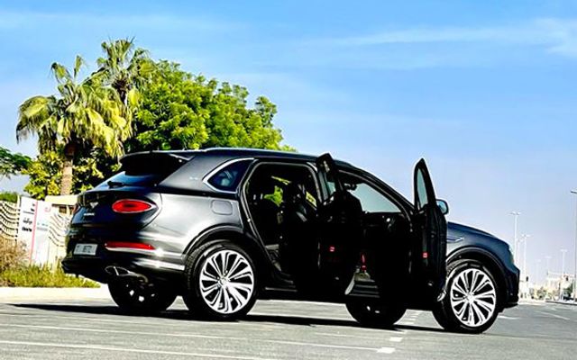 BENTLEY BENTAYGA - image 4