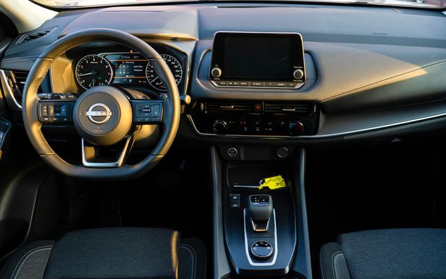 Nissan Qashqai Acenta Xtronic 1.3T 4WD CVT - image 3
