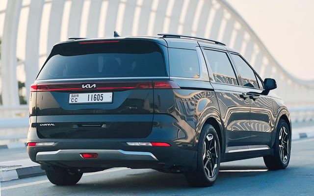 KIA CARNIVAL - image 4