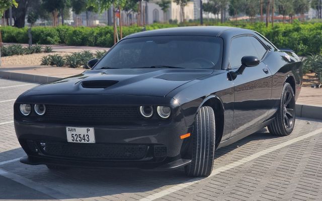 Dodge Challenger - image 3