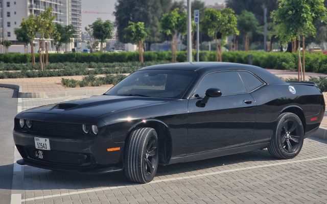 Dodge Challenger - image 1