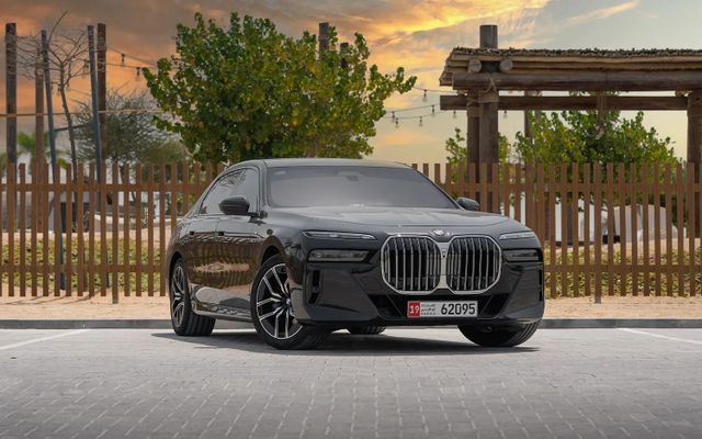 BMW 735i - image 1