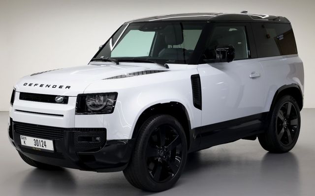 Land Rover Defender V8 - image 1