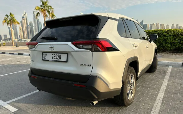 Toyota RAV 4 - image 3