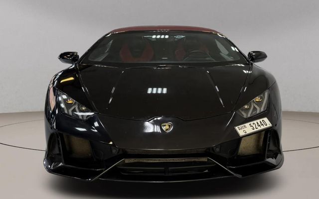 Lamborghini Huracan Evo Spider - image 3