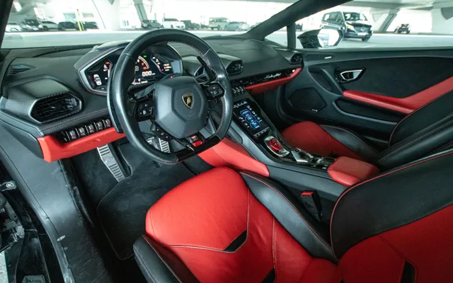 Lamborghini Huracan Evo Spider - image 4