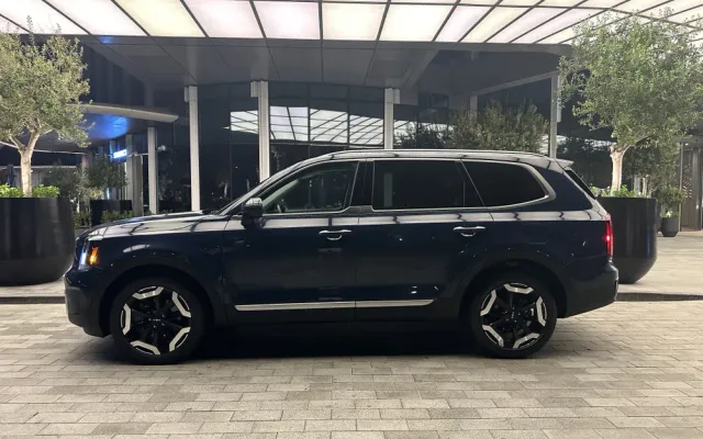 Kia Telluride - image 2