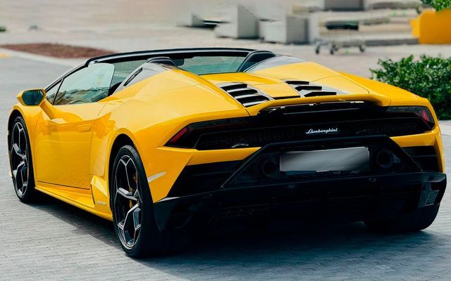 Lamborghini Huracan EVO Spyder - image 4