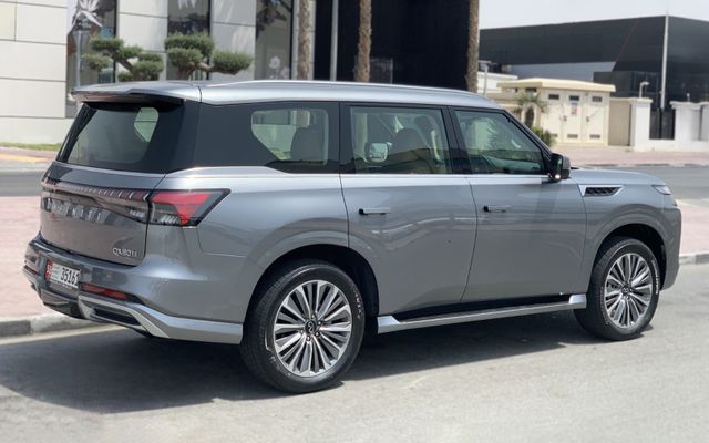 INFINITI QX 80 - image 2