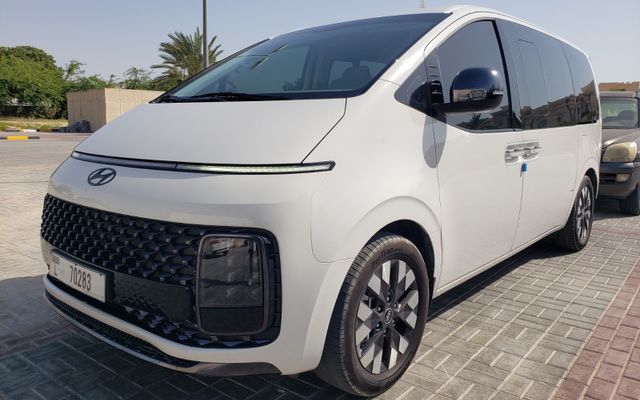 HYUNDAI STARIA - image 1