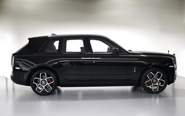 Rolls Royce  BB Cullinan - image 2