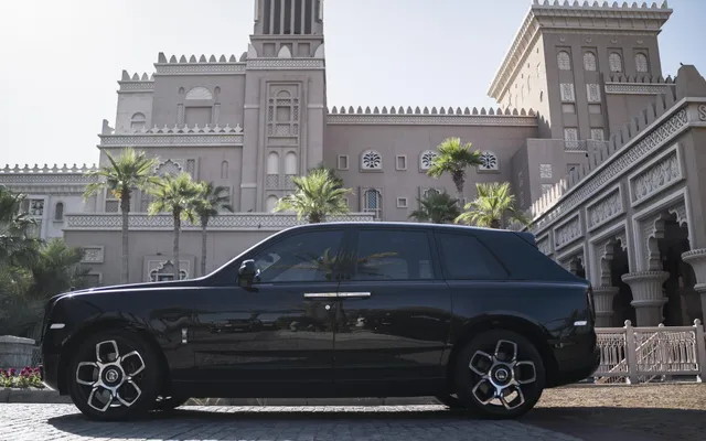 Rolls Royce Cullinan - image 2