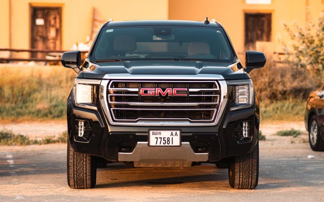 GMC YUKON - image 2