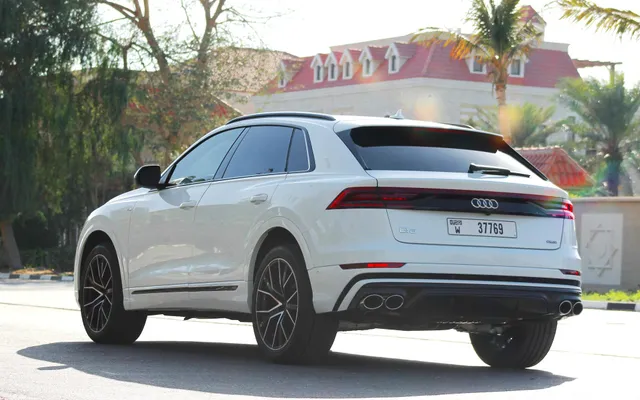 AUDI Q8 - image 4