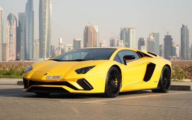 LAMBORGHINI AVENTADOR S - image 2