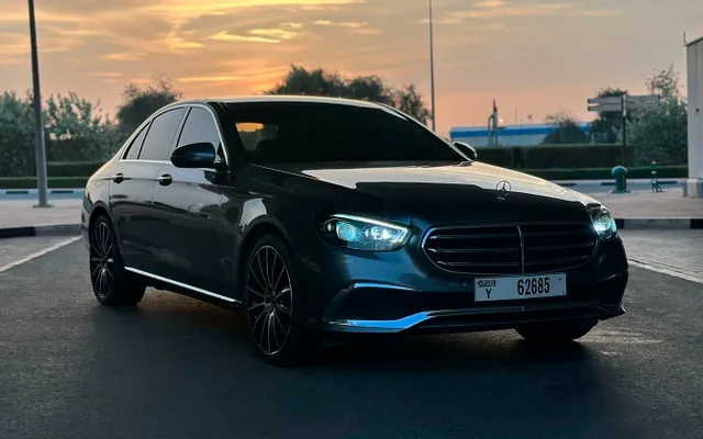 MERCEDES E250 - image 4