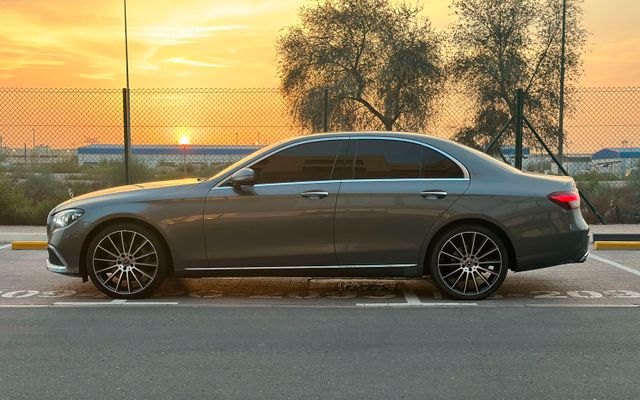 MERCEDES E250 - image 2