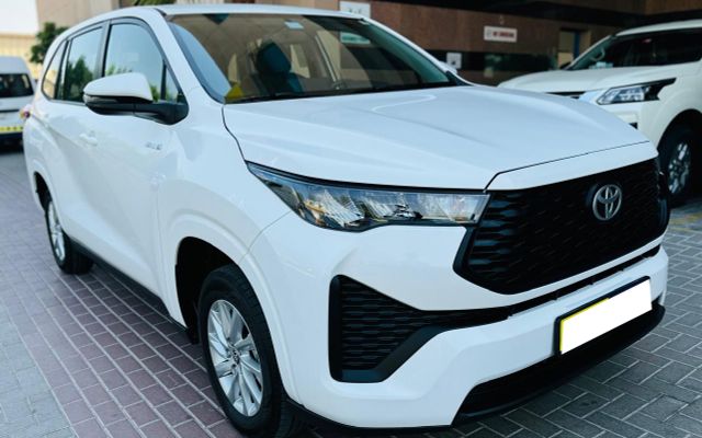 TOYOTA INNOVA HYBRID 2.0L 8 STR AT 2024 - image 4