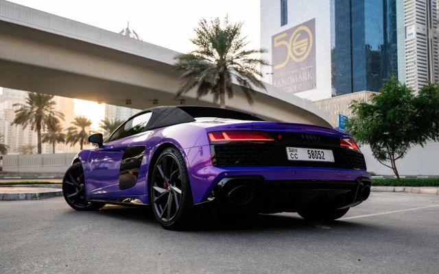 AUDI R8 V10 SPYDER - image 2