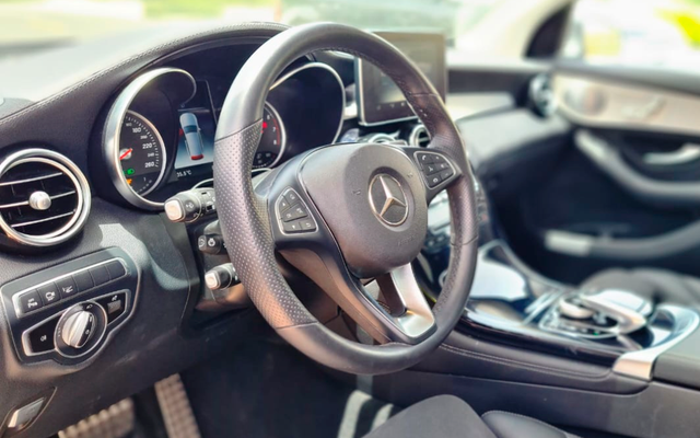 MERCEDES GLC 300 - image 4