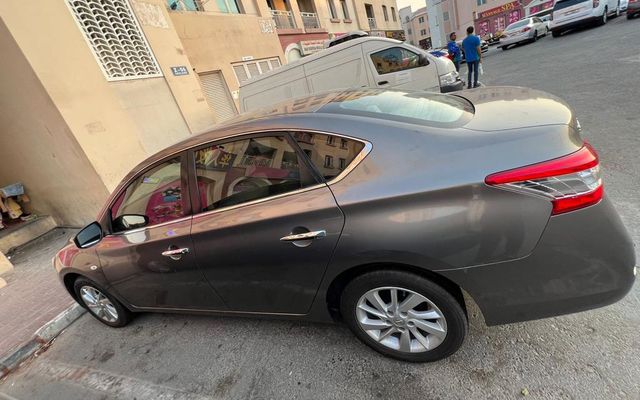 NISSAN SENTRA - image 2