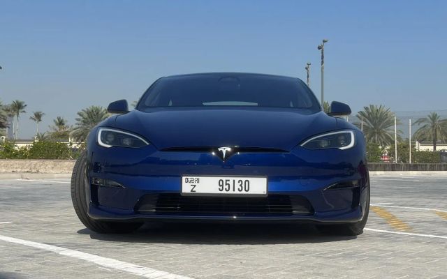 Tesla Model S Plaid - image 3