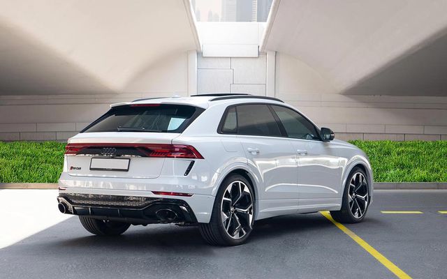 AUDI RS Q8 - image 4