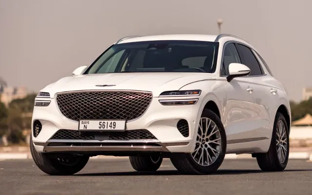 Genesis GV70 - image 1