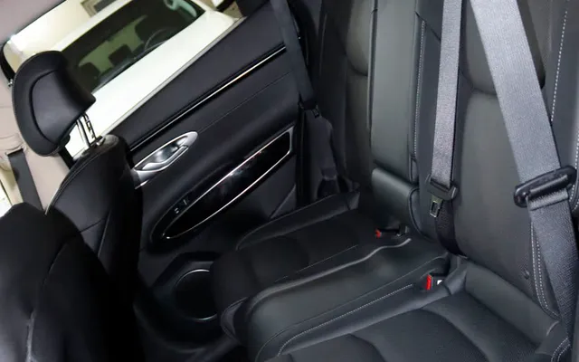 Genesis GV70 - image 4