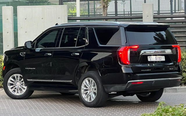GMC Yukon - image 3
