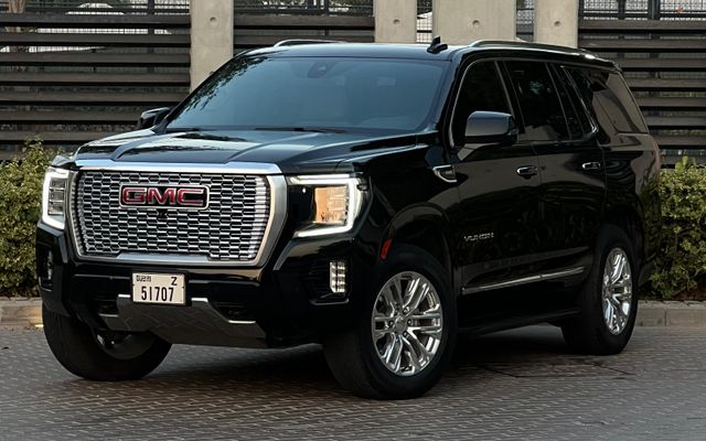 GMC Yukon - image 1