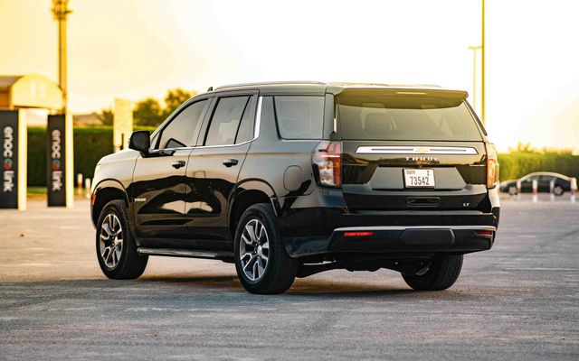 CHEVROLET TAHOE - image 4