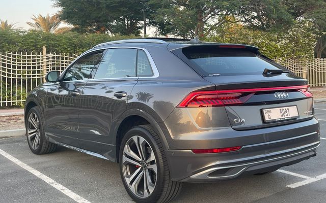 AUDI Q8 - image 3