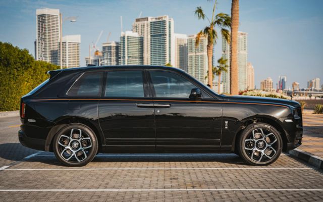 Rolls Royce  BB Cullinan - image 2