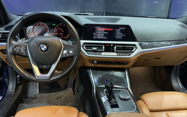 BMW 330 - image 3