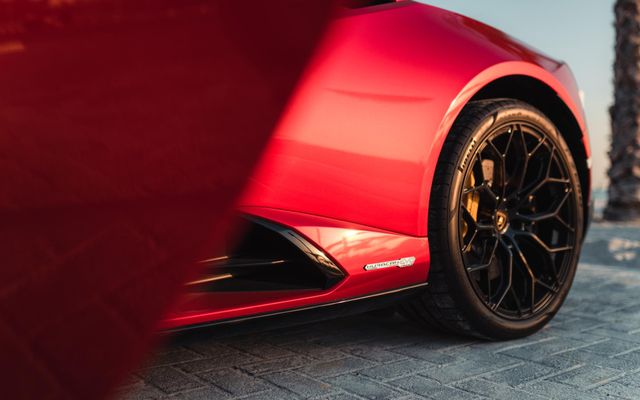 LAMBORGHINI HURACAN - image 4