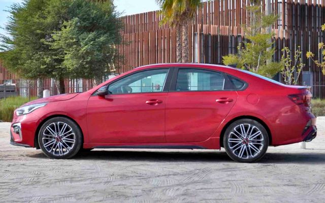 KIA FORTE GT - image 2