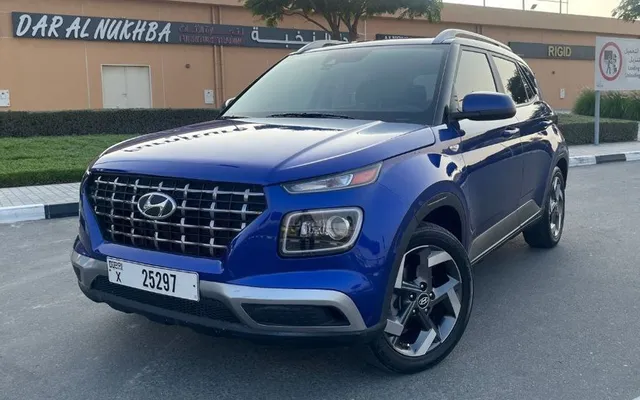 HYUNDAI VENUE - image 1