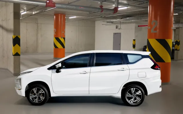 Mitsubishi Xpander 1.5L High Line 7 STR - image 2