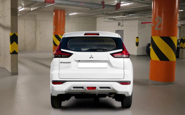 Mitsubishi Xpander 1.5L High Line 7 STR - image 4