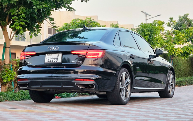AUDI A4 - image 2