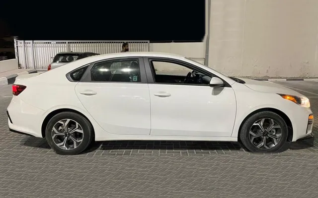 Kia Forte - image 2