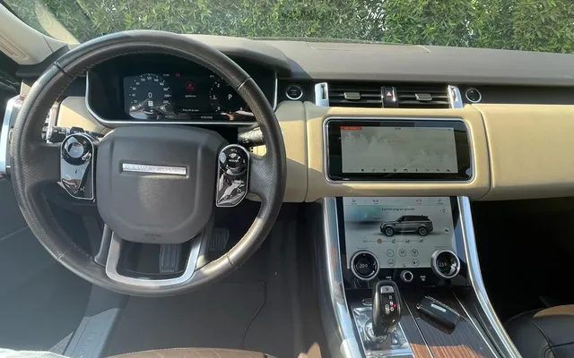 RANGE ROVER SPORT - image 3