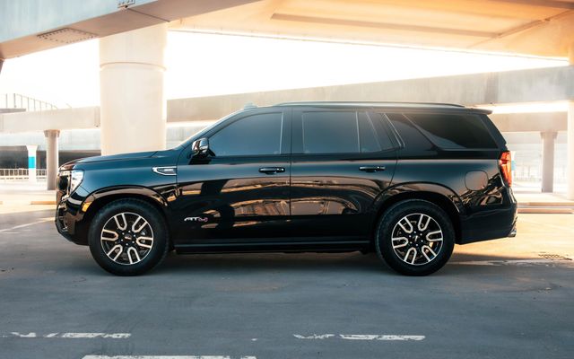 GMC YUKON - image 3