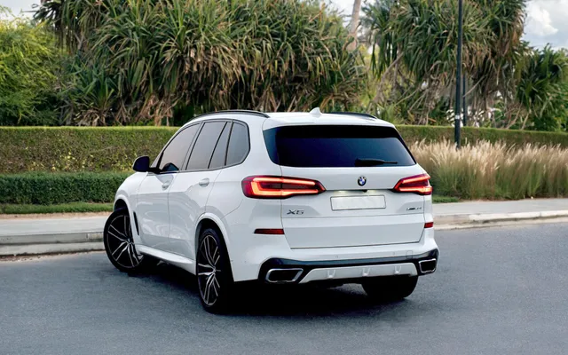 BMW X5 - image 2