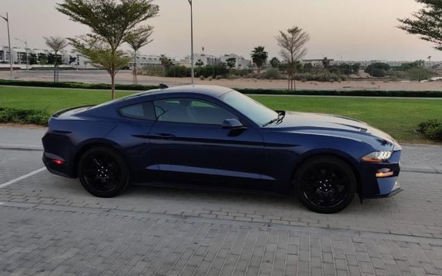 Ford Mustang - image 2